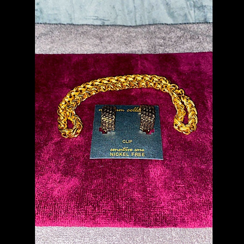 Dillards Nickel-Free Gold Braided Necklace/Matching Earings [Museum Collection]